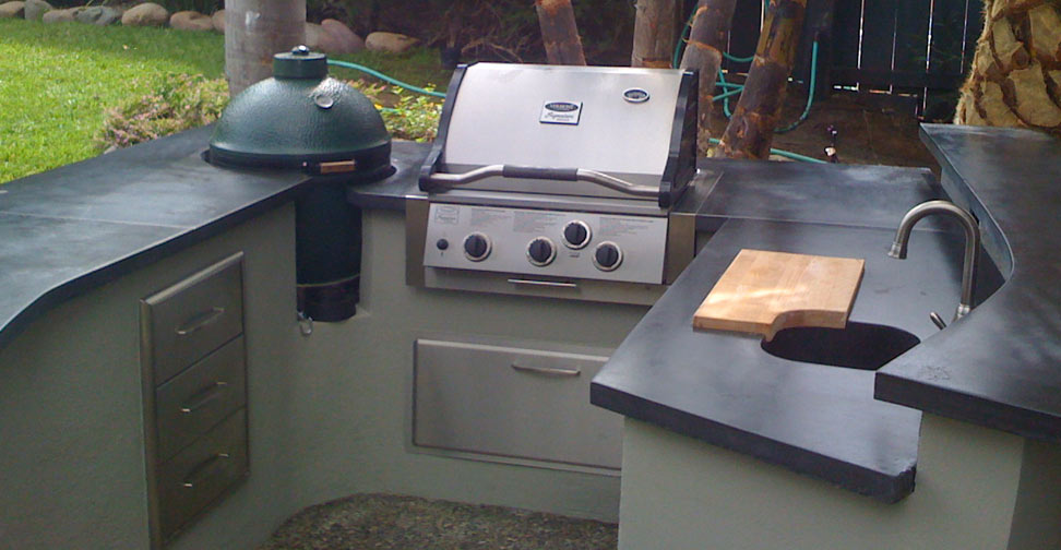 Outdoor Concrete Kitchen Countertop and Barbecue Surround by Chris Frazer | Concrete Exchange