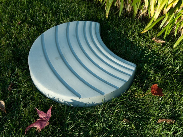 Concrete Stepping Stone - Morphos Crescent Mold | CHENG Concrete Exchange