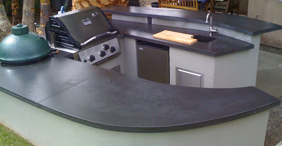 Outdoor Concrete Kitchen Countertop and Barbecue Surround by Chris Frazer | Concrete Exchange